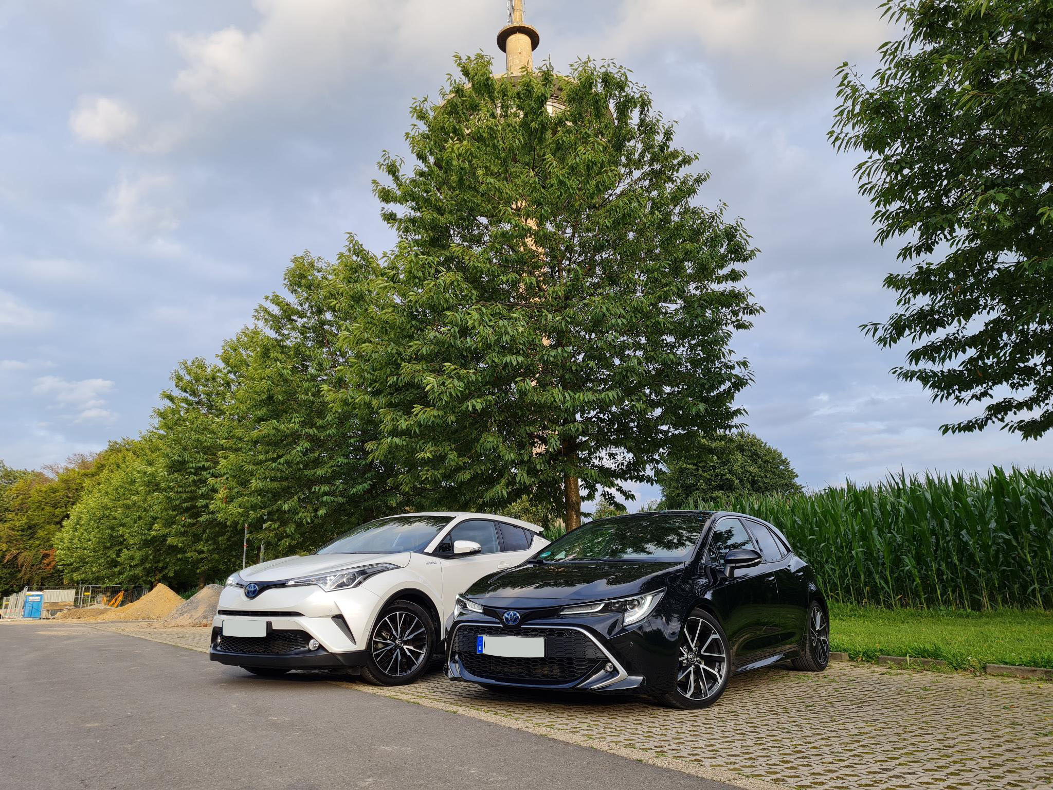 Auto meiner Frau (CHR) und meiner (Corolla)