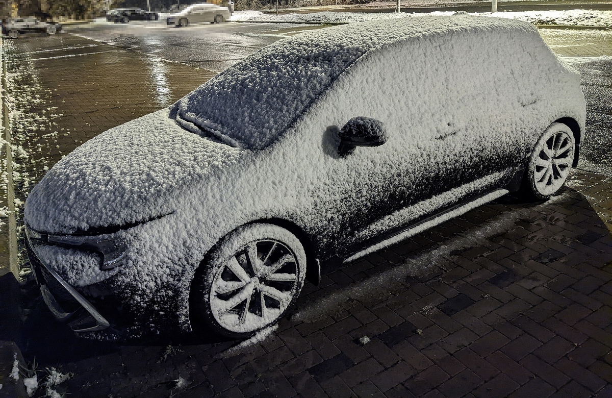 Corolla nach Schneeregen